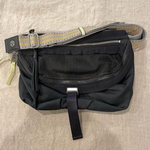 Lululemon Go Lightly Bag
